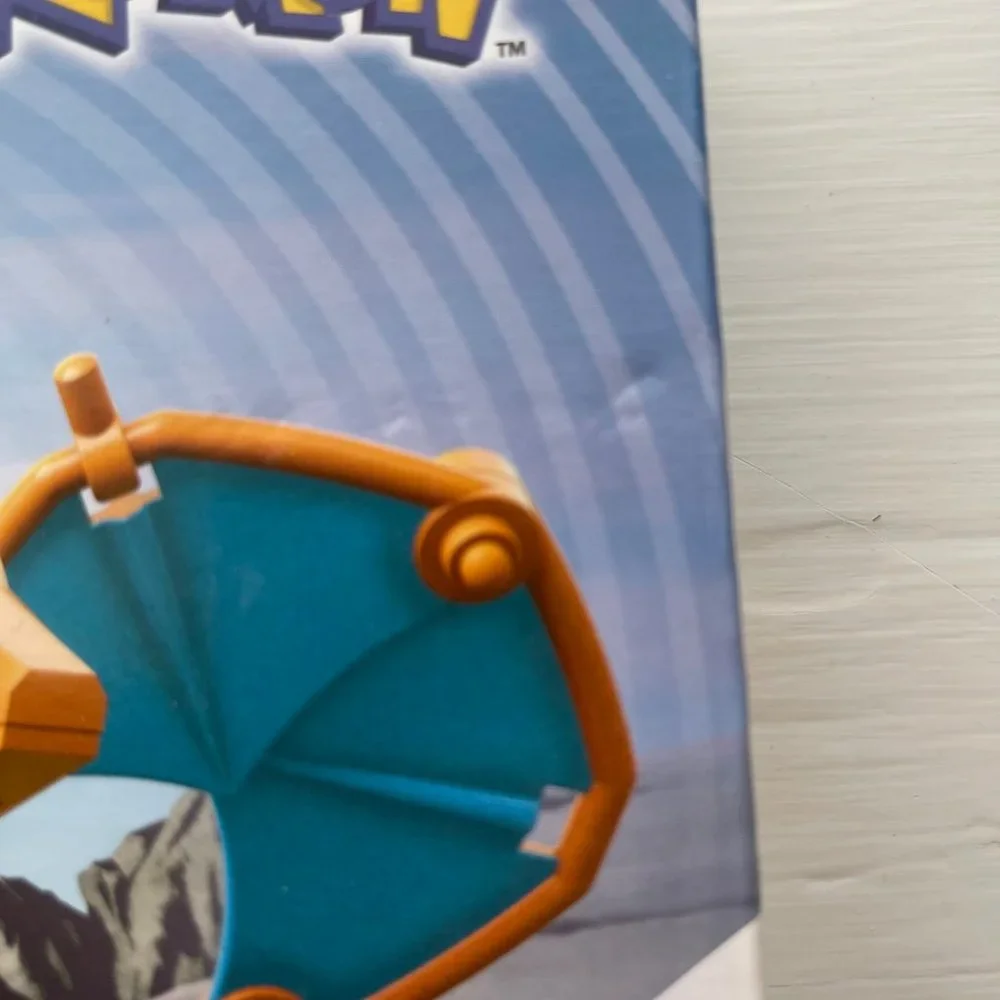 New Mega Construx Pokemon Charizard Kit DYR77 Some Box Damage